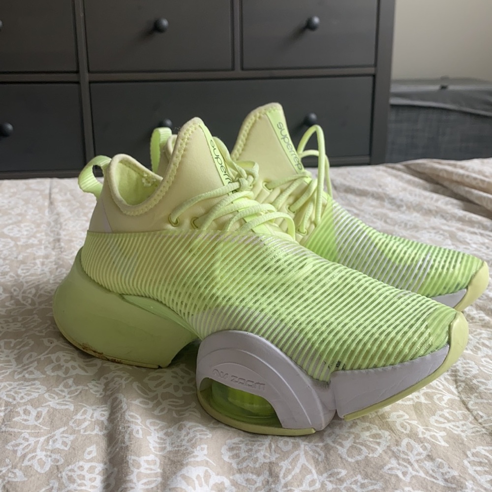 Ready to ship - Training shoes NIKE